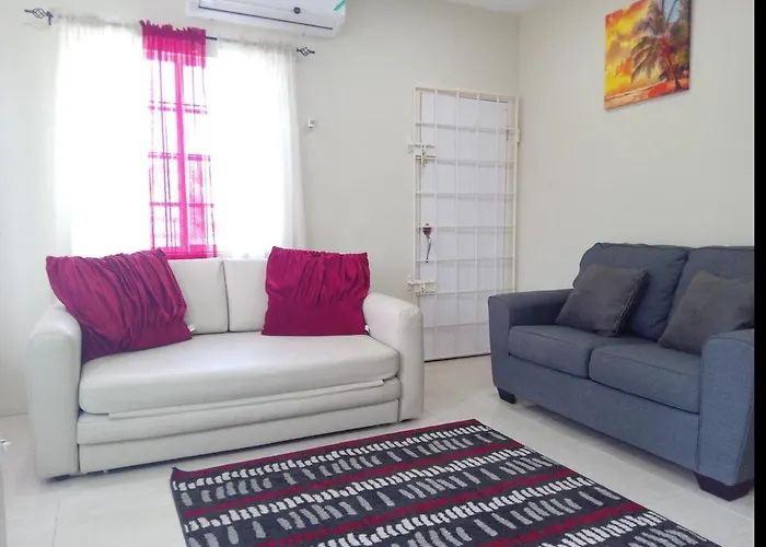 Apartment Mirando Place #6--- Club Access, ,pool, Hottub, Gym,3 Lounges, #6-airport 10 Mins