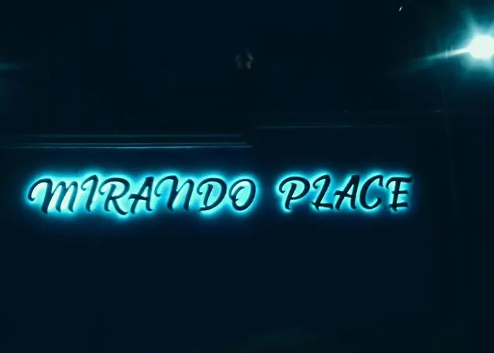 Mirando Place #6--- Club Access, ,pool, Hottub, Gym,3 Lounges, #6-airport 10 Mins Montego Bay