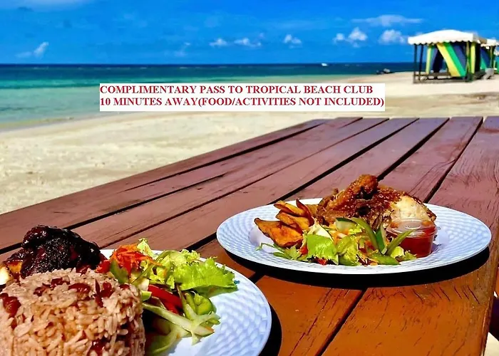 Mirando Place #6--- Club Access, ,pool, Hottub, Gym,3 Lounges, #6-airport 10 Mins Apartment Montego Bay